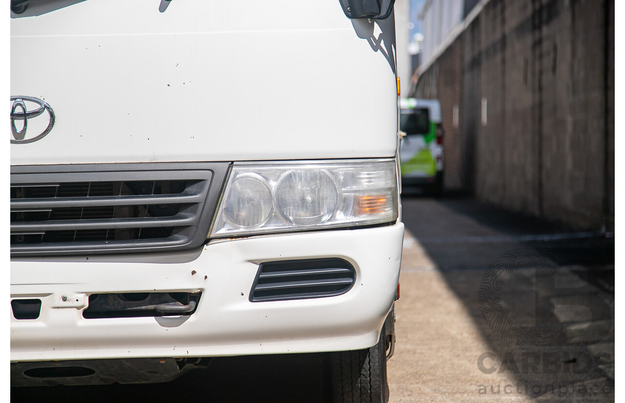12/2011 Toyota Coaster XZB50R 21 Seater Bus White Turbo Diesel 4.0L