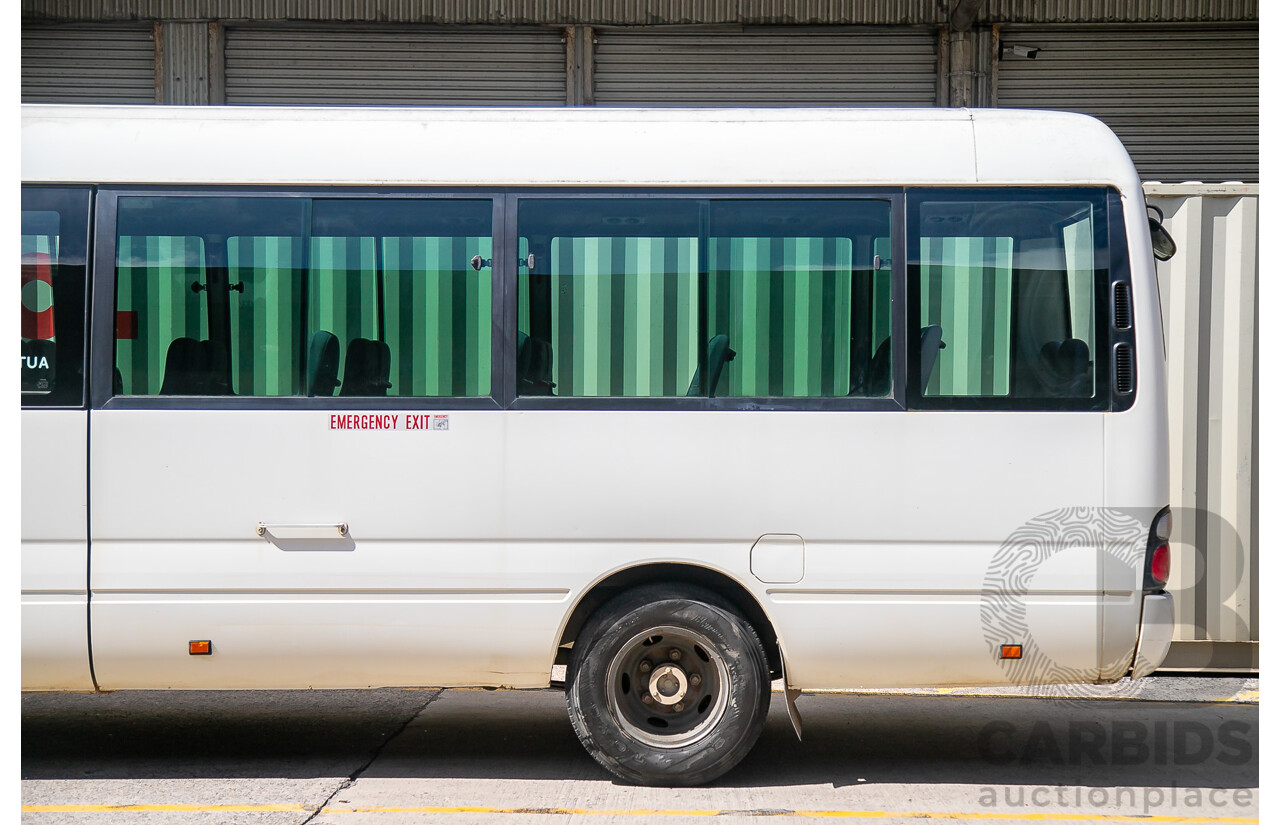 12/2011 Toyota Coaster XZB50R 21 Seater Bus White Turbo Diesel 4.0L
