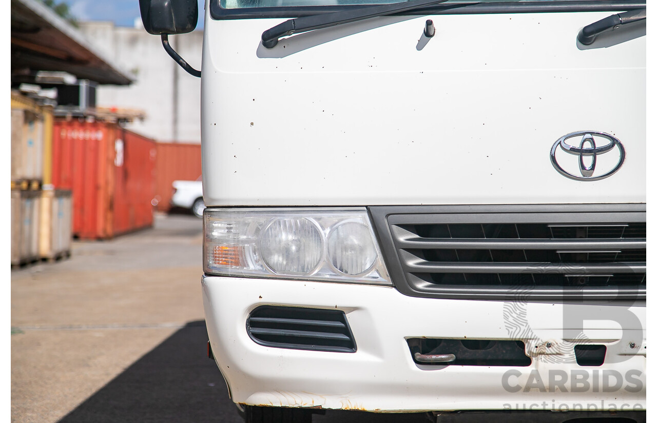 12/2011 Toyota Coaster XZB50R 21 Seater Bus White Turbo Diesel 4.0L