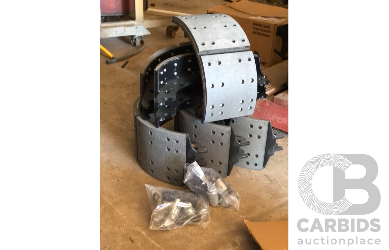 Eight 4515QXM Meritor Lined Brake Shoes with Hardware