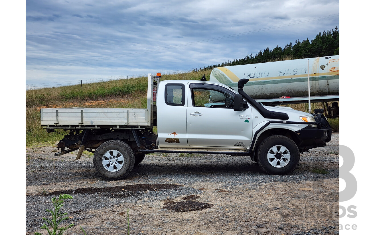 4/2007 Toyota Hilux SR5 (4x4) KUN26R 07 Upgrade Extra Cab P/Up Metallic Silver Turbo Diesel 3.0L