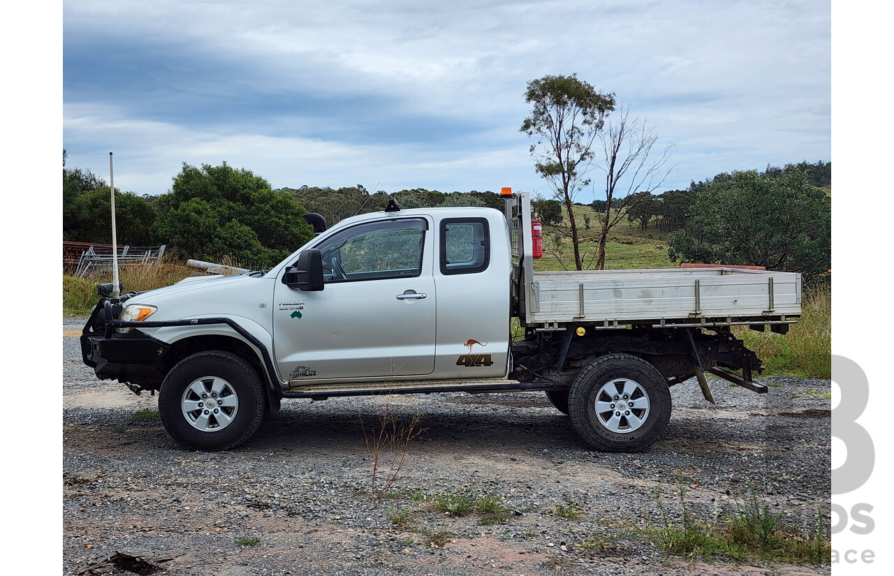 4/2007 Toyota Hilux SR5 (4x4) KUN26R 07 Upgrade Extra Cab P/Up Metallic Silver Turbo Diesel 3.0L
