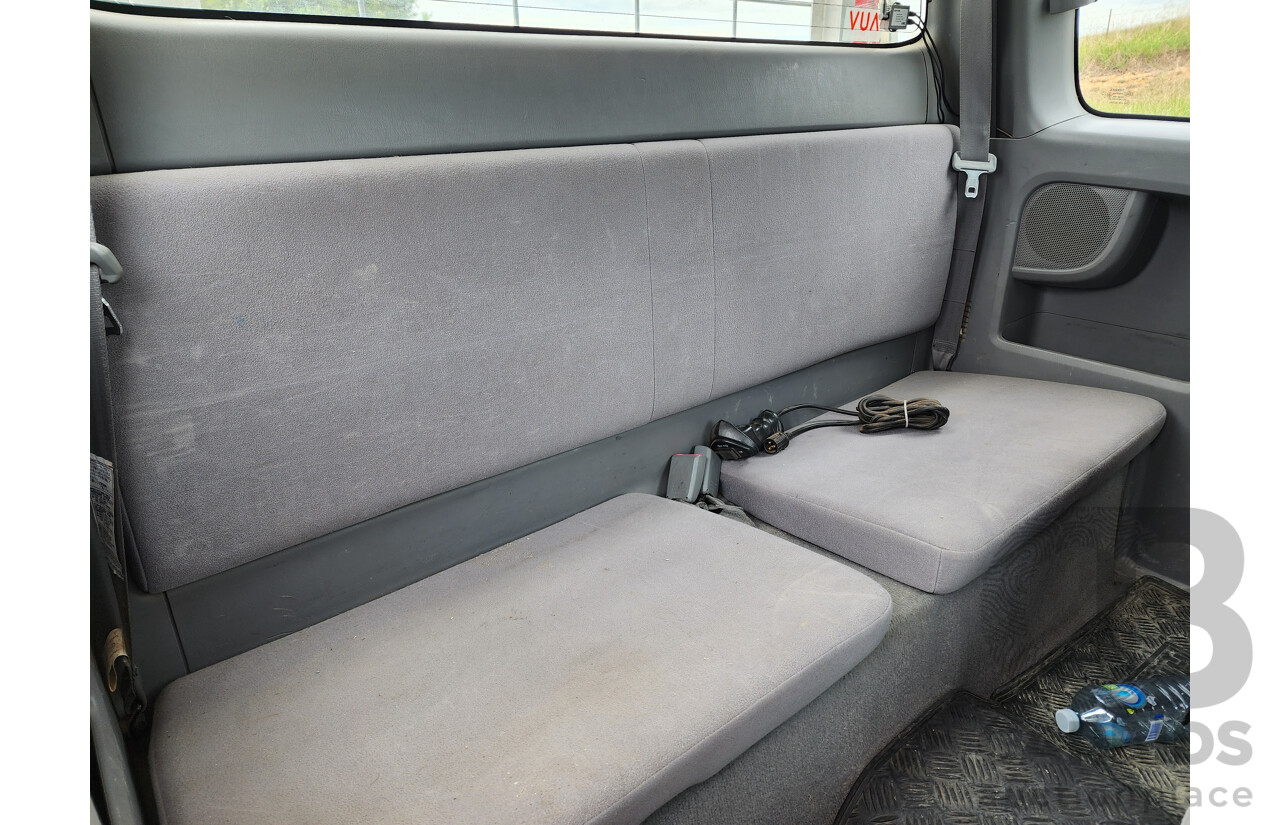 4/2007 Toyota Hilux SR5 (4x4) KUN26R 07 Upgrade Extra Cab P/Up Metallic Silver Turbo Diesel 3.0L