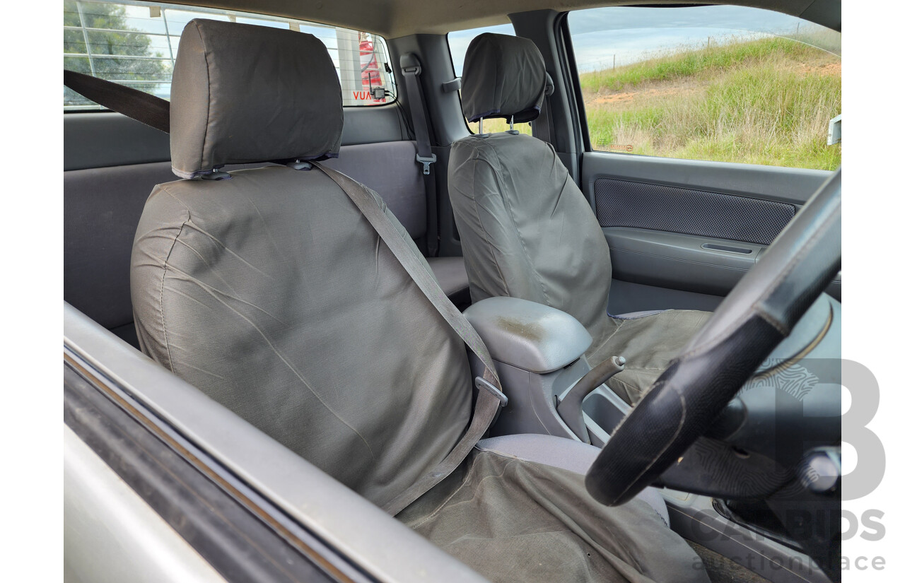 4/2007 Toyota Hilux SR5 (4x4) KUN26R 07 Upgrade Extra Cab P/Up Metallic Silver Turbo Diesel 3.0L