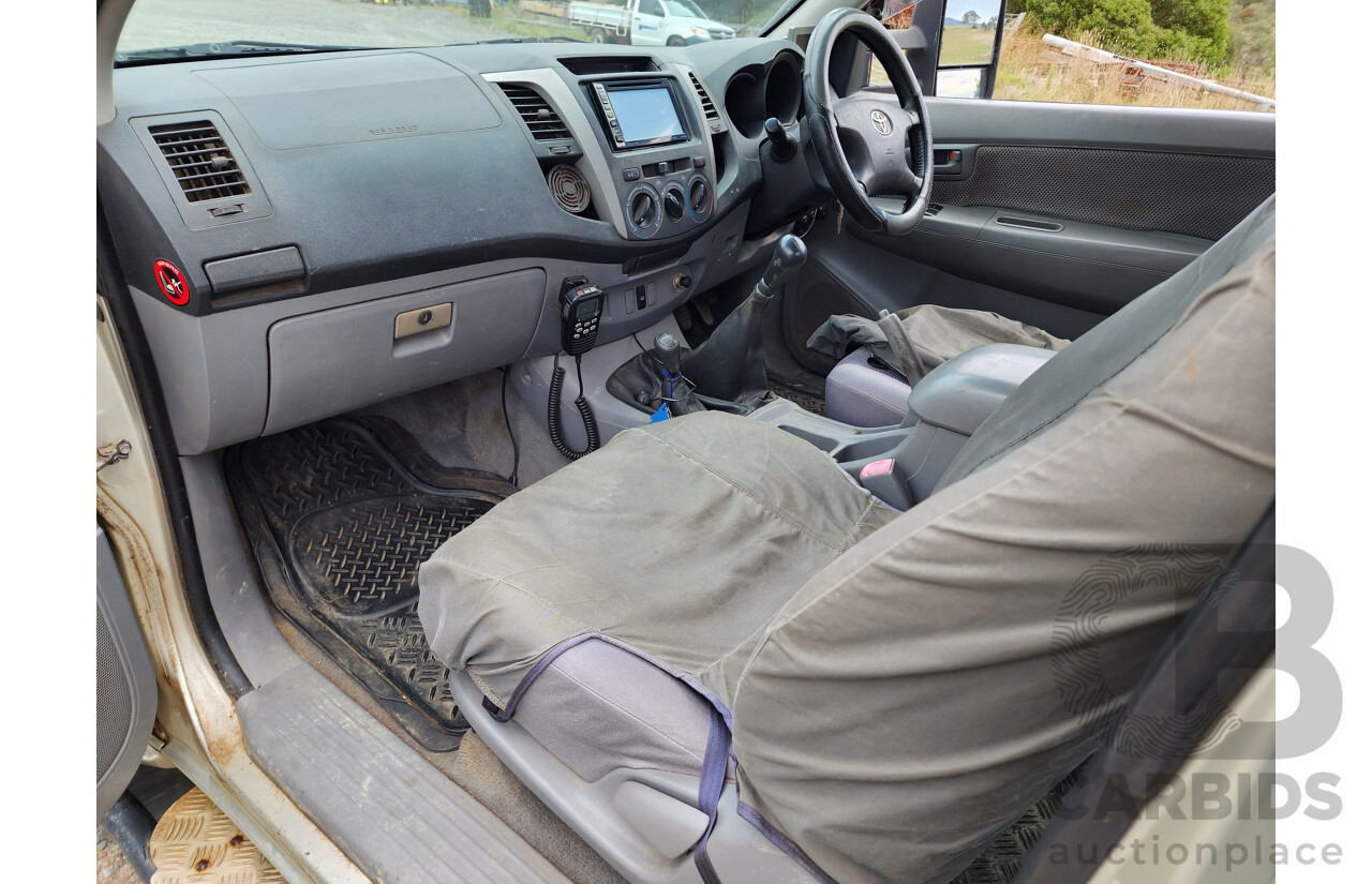 4/2007 Toyota Hilux SR5 (4x4) KUN26R 07 Upgrade Extra Cab P/Up Metallic Silver Turbo Diesel 3.0L