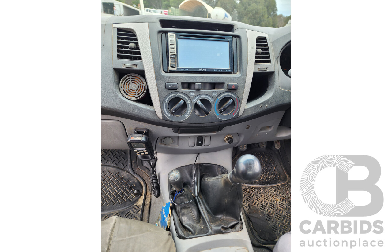 4/2007 Toyota Hilux SR5 (4x4) KUN26R 07 Upgrade Extra Cab P/Up Metallic Silver Turbo Diesel 3.0L