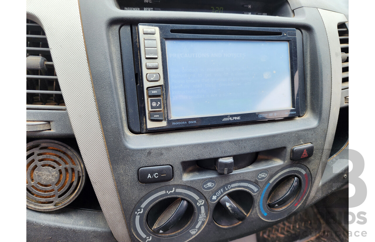 4/2007 Toyota Hilux SR5 (4x4) KUN26R 07 Upgrade Extra Cab P/Up Metallic Silver Turbo Diesel 3.0L