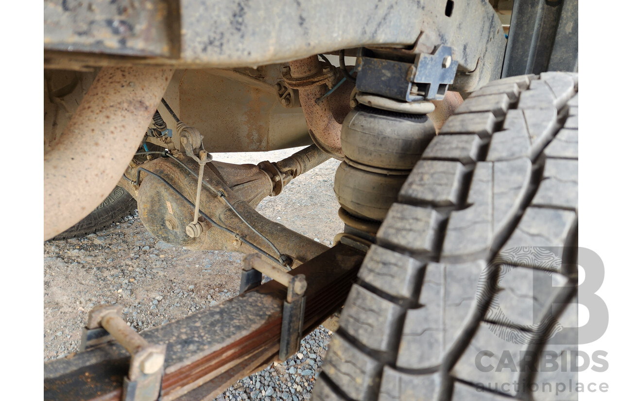 4/2007 Toyota Hilux SR5 (4x4) KUN26R 07 Upgrade Extra Cab P/Up Metallic Silver Turbo Diesel 3.0L