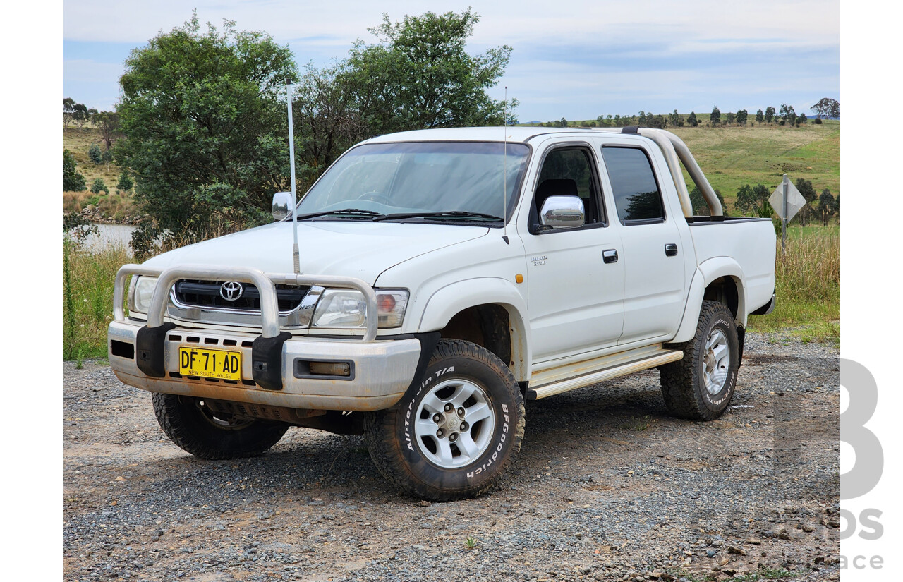 4/2003 Toyota Hilux SR5 (4x4) KZN165R Dual Cab P/Up White Turbo Diesel 3.0L