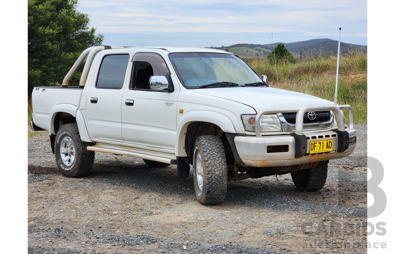 4/2003 Toyota Hilux SR5 (4x4) KZN165R Dual Cab P/Up White Turbo Diesel 3.0L