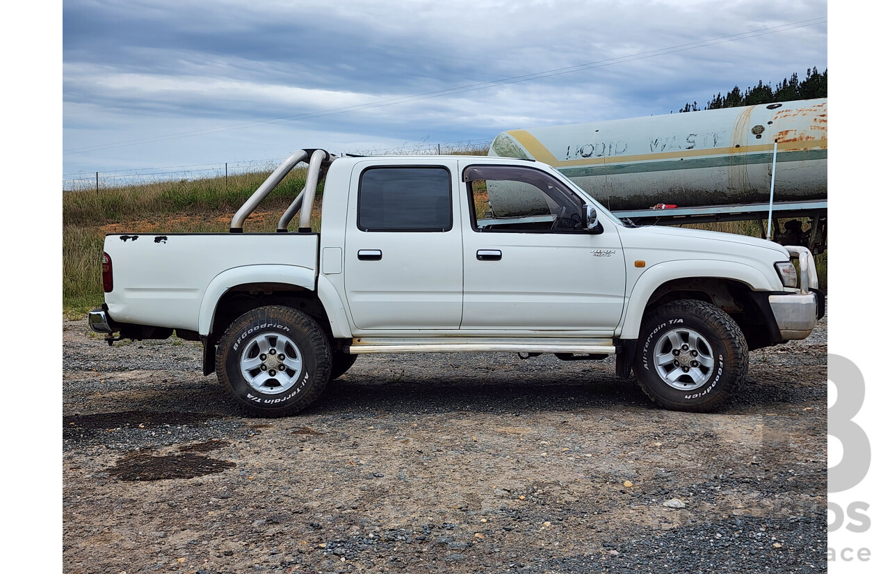 4/2003 Toyota Hilux SR5 (4x4) KZN165R Dual Cab P/Up White Turbo Diesel 3.0L