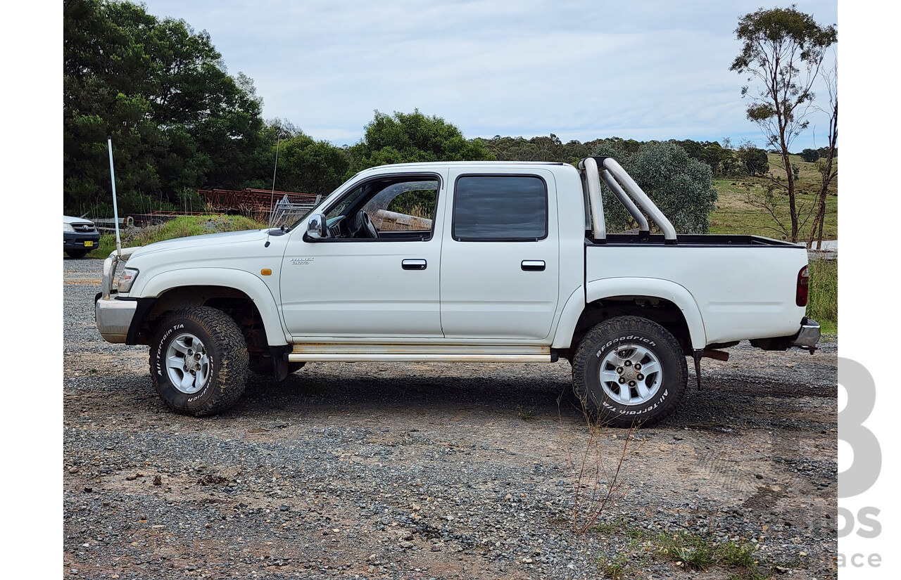 4/2003 Toyota Hilux SR5 (4x4) KZN165R Dual Cab P/Up White Turbo Diesel 3.0L