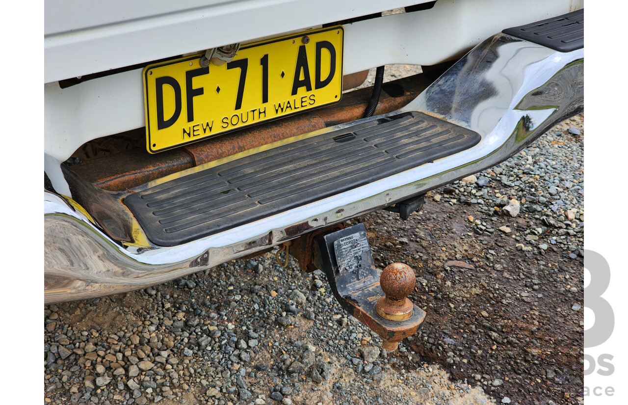 4/2003 Toyota Hilux SR5 (4x4) KZN165R Dual Cab P/Up White Turbo Diesel 3.0L
