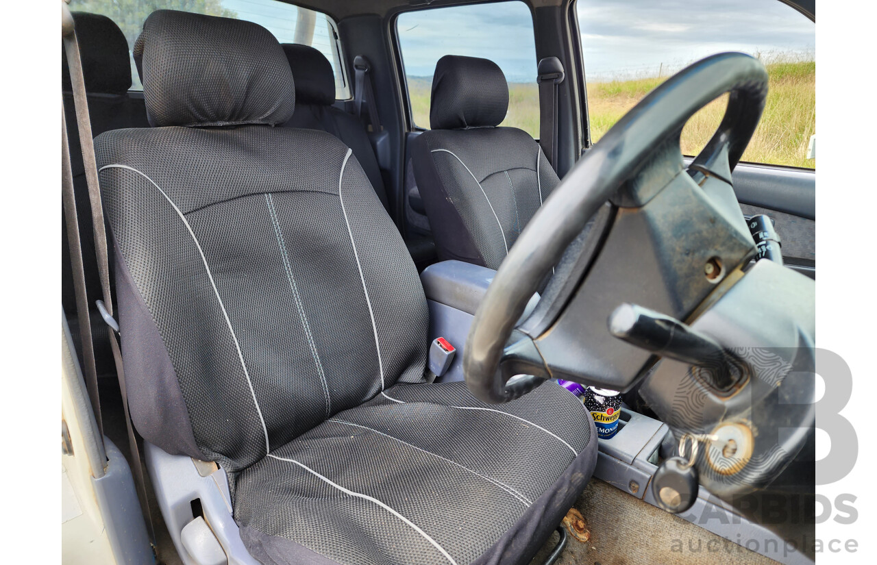 4/2003 Toyota Hilux SR5 (4x4) KZN165R Dual Cab P/Up White Turbo Diesel 3.0L