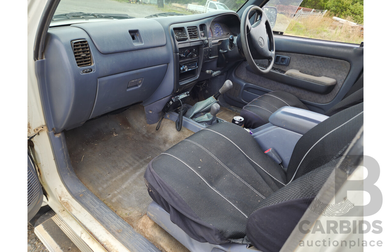 4/2003 Toyota Hilux SR5 (4x4) KZN165R Dual Cab P/Up White Turbo Diesel 3.0L