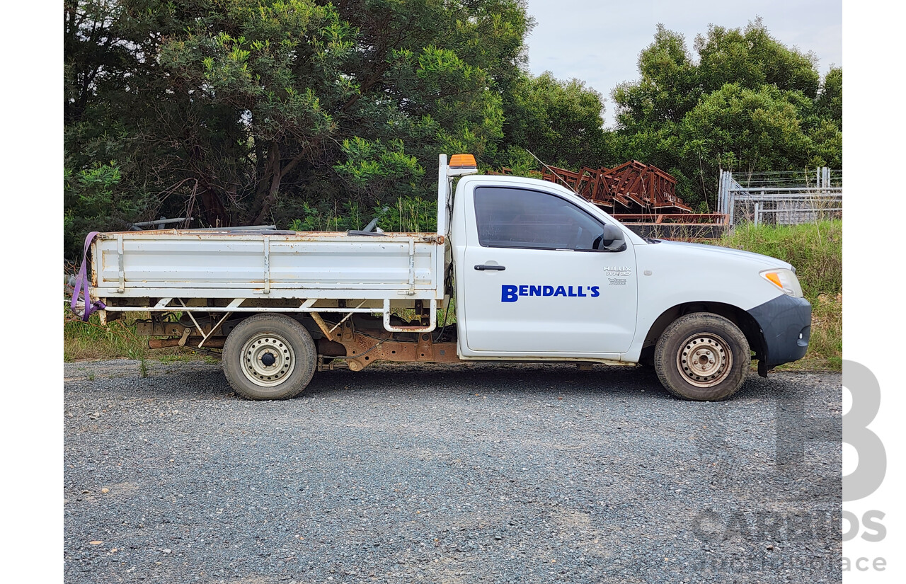 4/2007 Toyota Hilux Workmate TGN16R 07 UPGRADE C/Chas White 2.7L