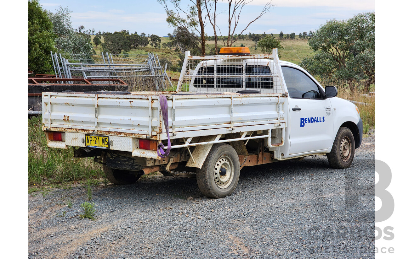 4/2007 Toyota Hilux Workmate TGN16R 07 UPGRADE C/Chas White 2.7L