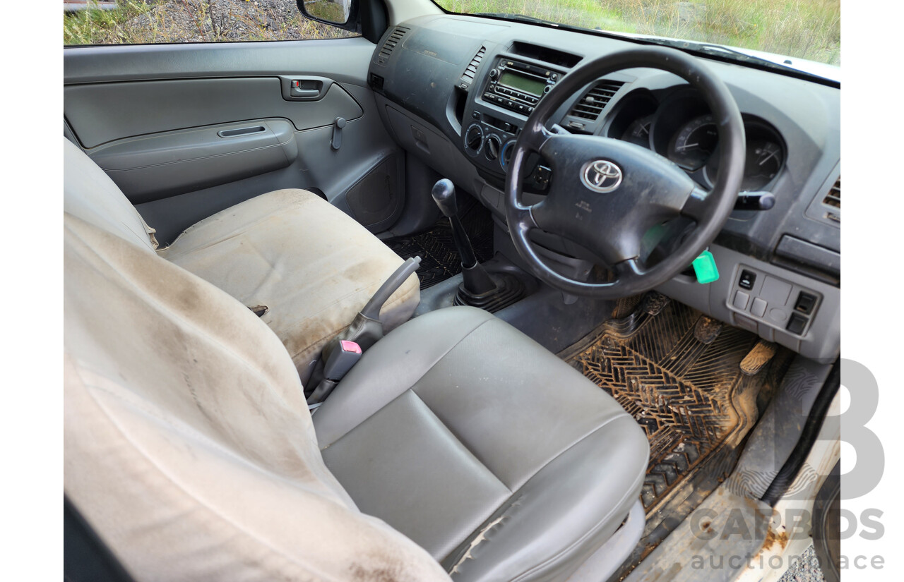 4/2007 Toyota Hilux Workmate TGN16R 07 UPGRADE C/Chas White 2.7L