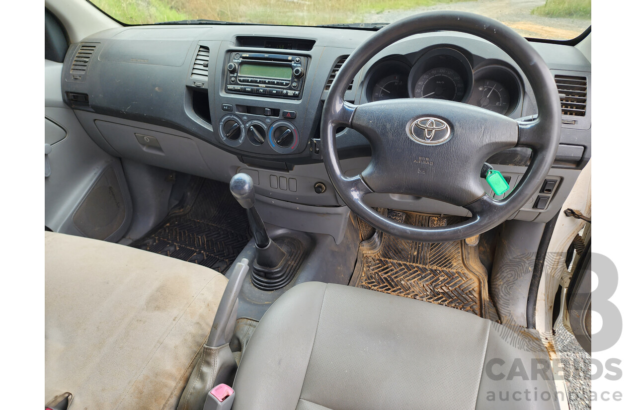 4/2007 Toyota Hilux Workmate TGN16R 07 UPGRADE C/Chas White 2.7L