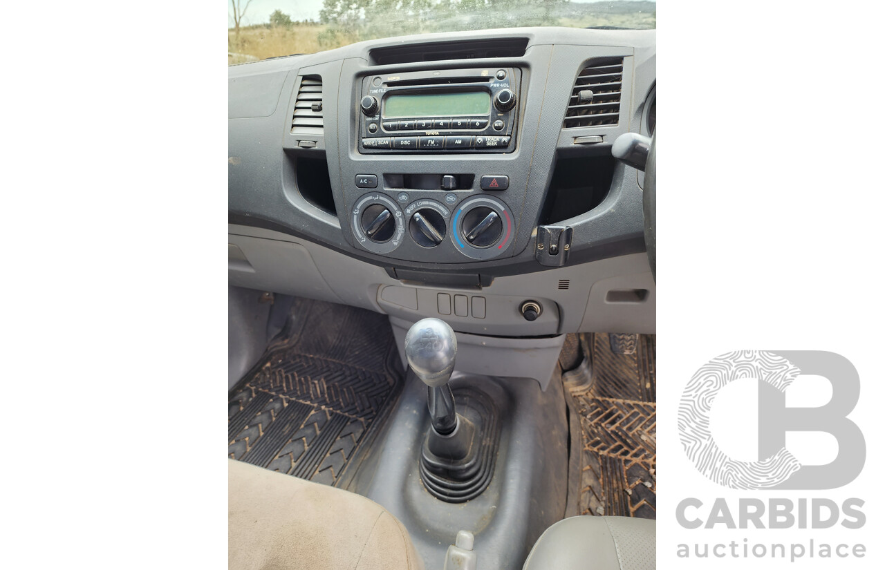 4/2007 Toyota Hilux Workmate TGN16R 07 UPGRADE C/Chas White 2.7L