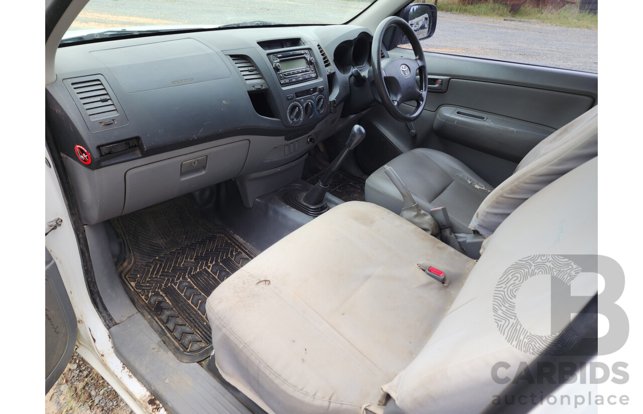 4/2007 Toyota Hilux Workmate TGN16R 07 UPGRADE C/Chas White 2.7L
