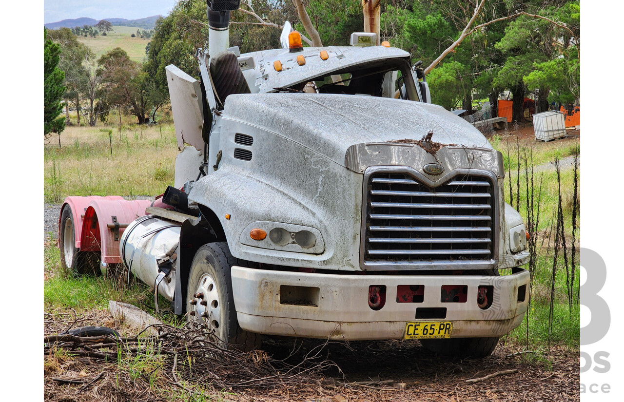 04/2007 Mack CX Vision 6x4 Cab Chassis Prime Mover 2d White Turbo Diesel EA7 420HP