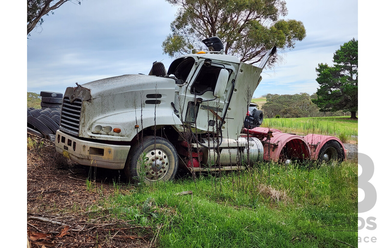 04/2007 Mack CX Vision 6x4 Cab Chassis Prime Mover 2d White Turbo Diesel EA7 420HP