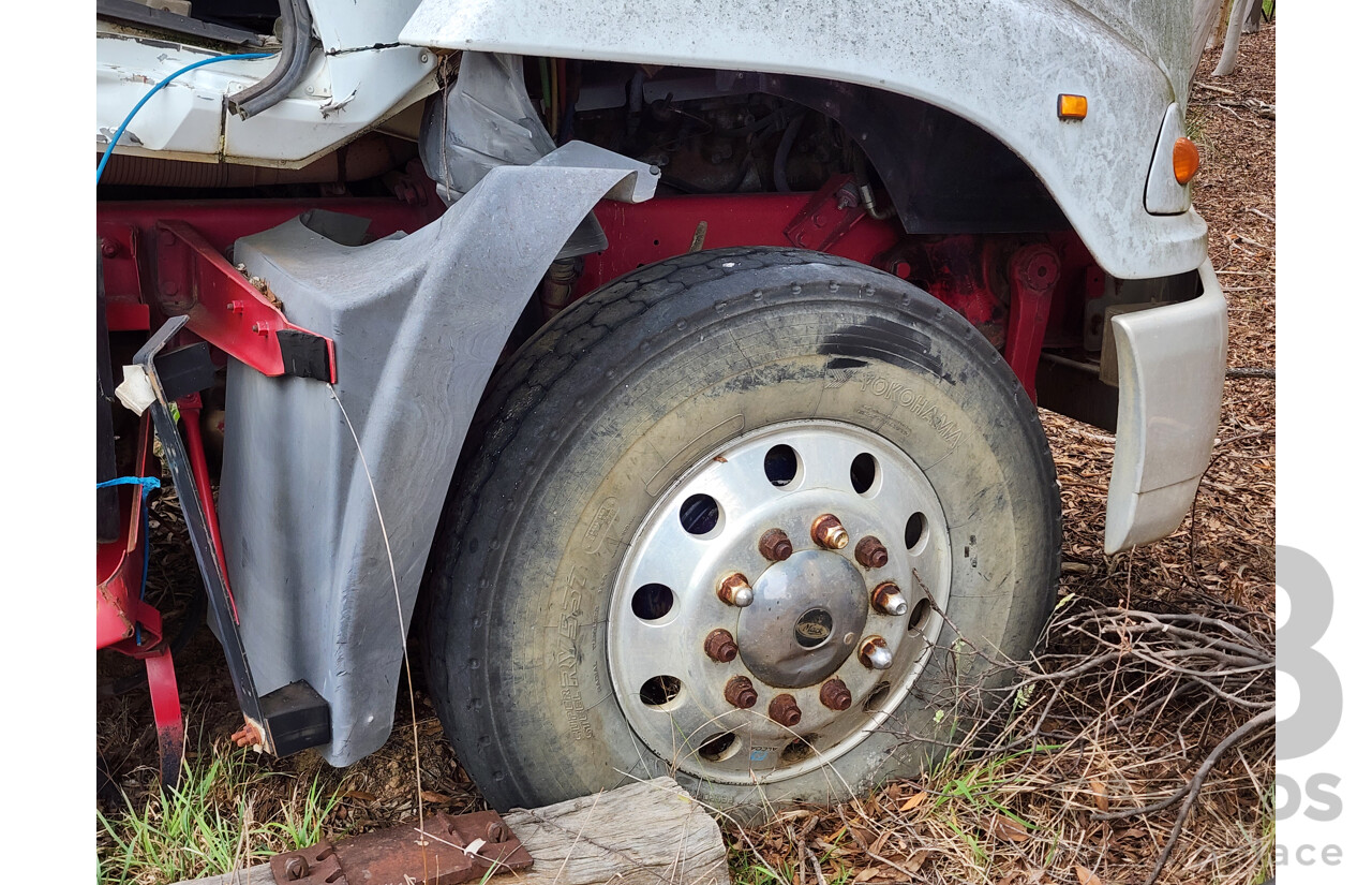 04/2007 Mack CX Vision 6x4 Cab Chassis Prime Mover 2d White Turbo Diesel EA7 420HP