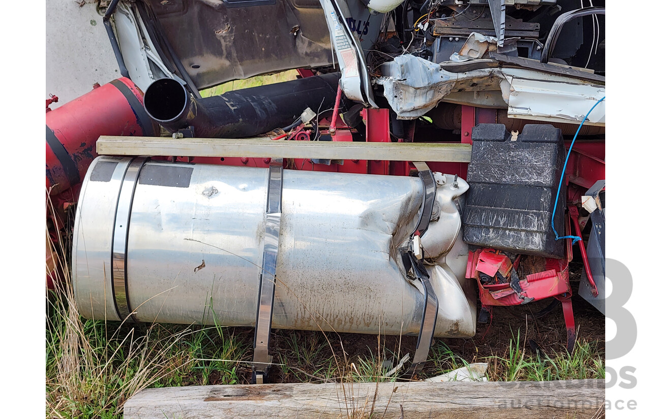 04/2007 Mack CX Vision 6x4 Cab Chassis Prime Mover 2d White Turbo Diesel EA7 420HP