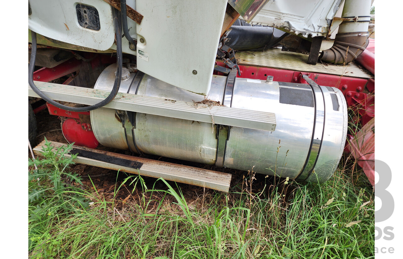 04/2007 Mack CX Vision 6x4 Cab Chassis Prime Mover 2d White Turbo Diesel EA7 420HP