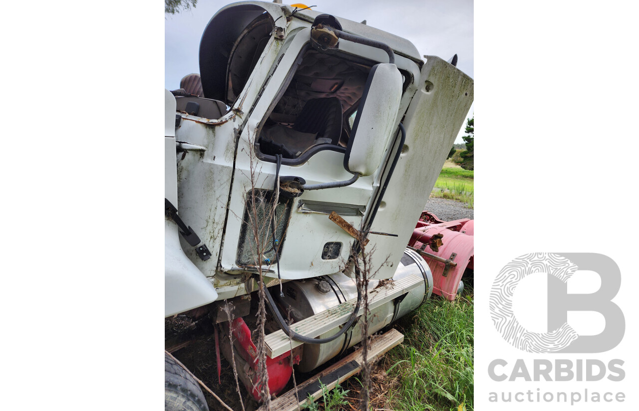 04/2007 Mack CX Vision 6x4 Cab Chassis Prime Mover 2d White Turbo Diesel EA7 420HP