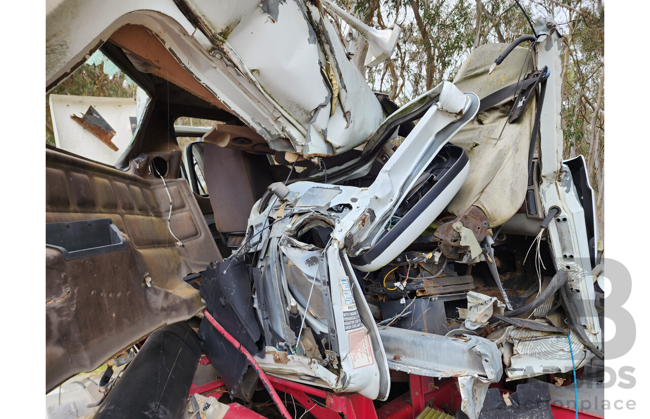 04/2007 Mack CX Vision 6x4 Cab Chassis Prime Mover 2d White Turbo Diesel EA7 420HP