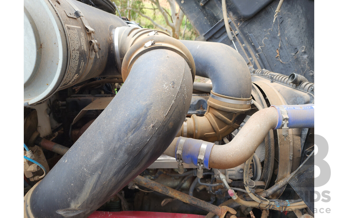 04/2007 Mack CX Vision 6x4 Cab Chassis Prime Mover 2d White Turbo Diesel EA7 420HP