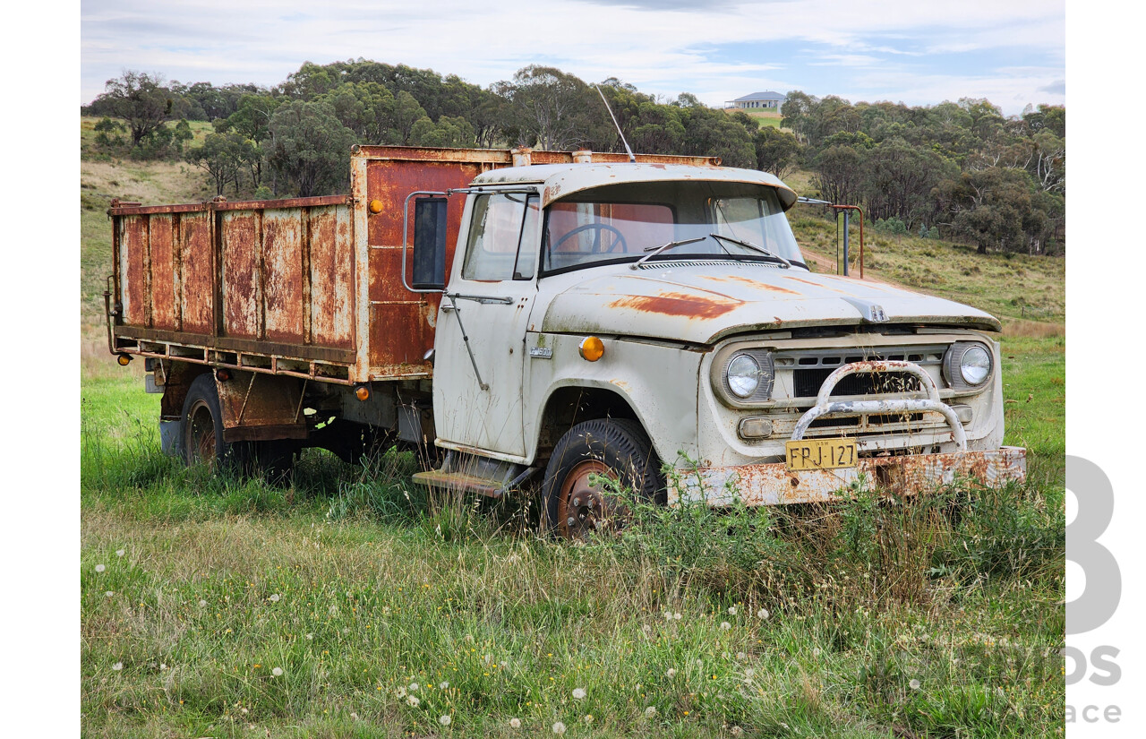 12/1970 International C1640 Tipper Truck 4x2 2d Single Cab Grey 282ci 6cyl Petrol