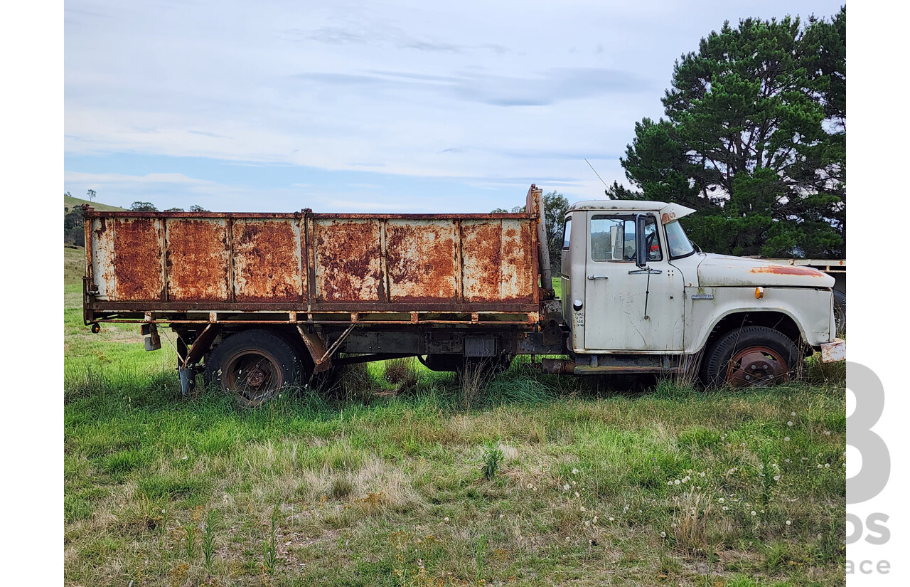 12/1970 International C1640 Tipper Truck 4x2 2d Single Cab Grey 282ci 6cyl Petrol