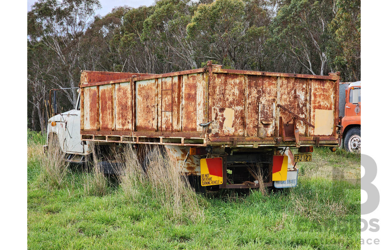 12/1970 International C1640 Tipper Truck 4x2 2d Single Cab Grey 282ci 6cyl Petrol