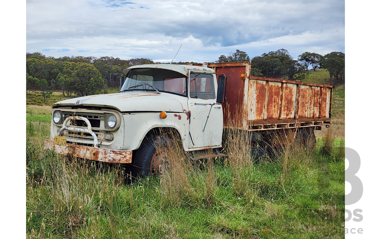 12/1970 International C1640 Tipper Truck 4x2 2d Single Cab Grey 282ci 6cyl Petrol