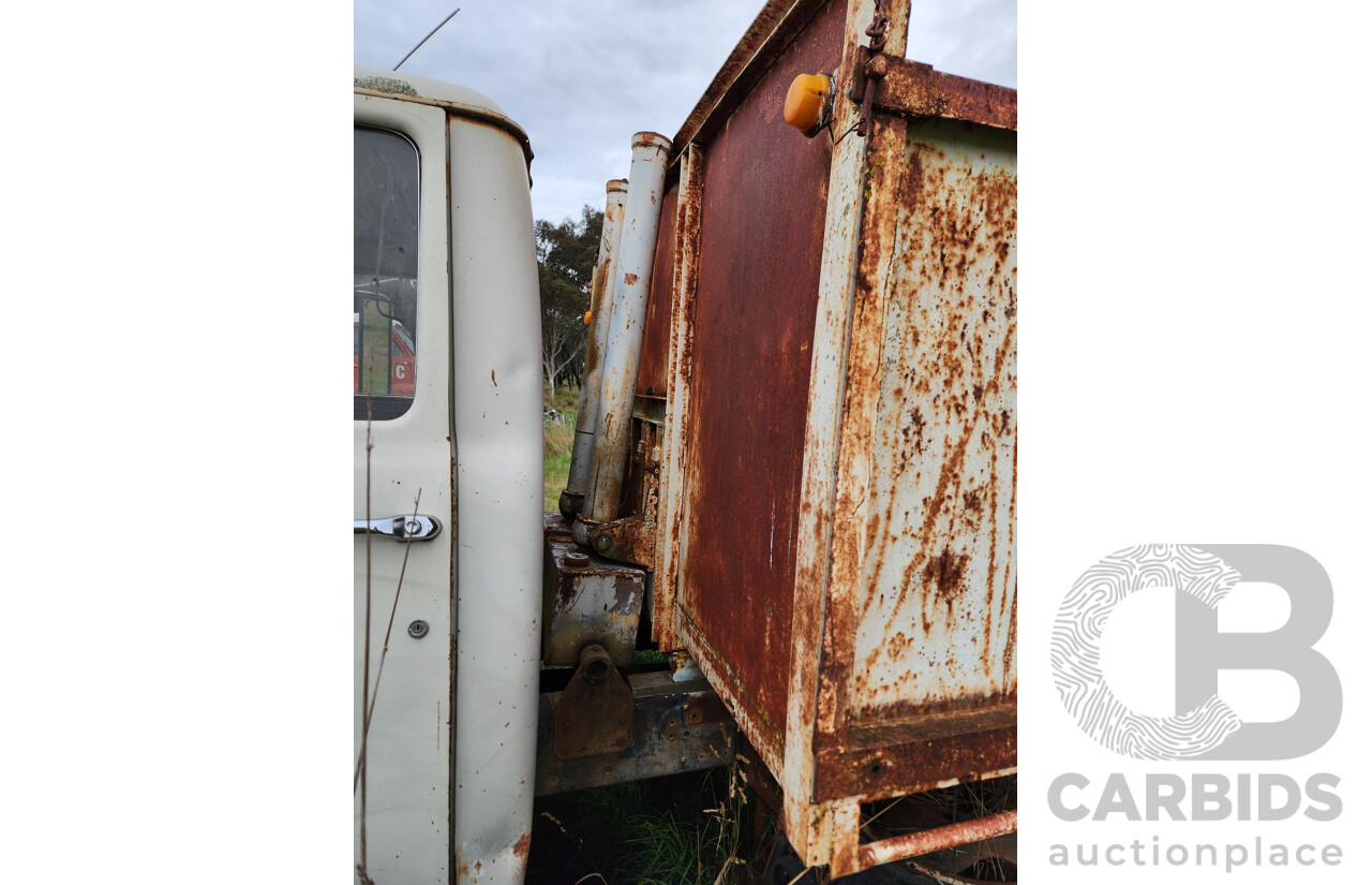 12/1970 International C1640 Tipper Truck 4x2 2d Single Cab Grey 282ci 6cyl Petrol