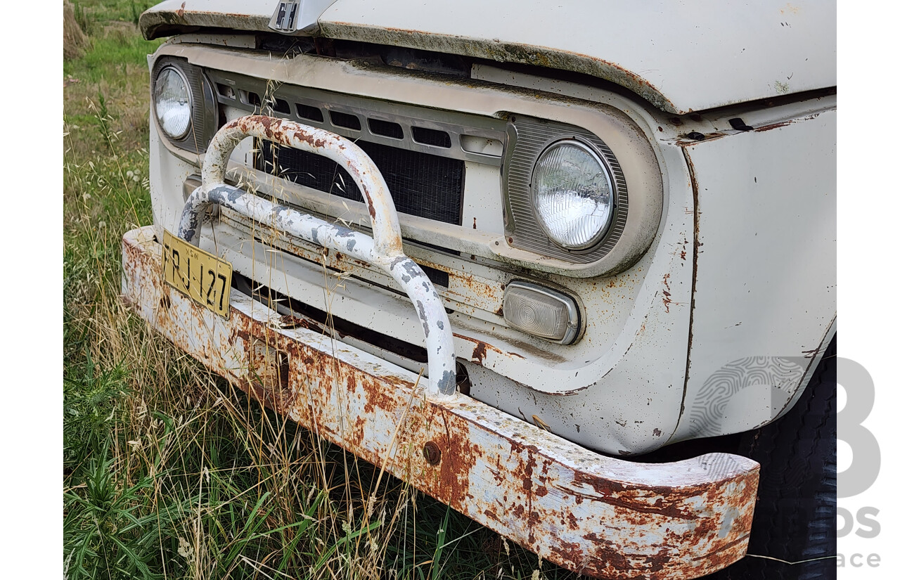 12/1970 International C1640 Tipper Truck 4x2 2d Single Cab Grey 282ci 6cyl Petrol