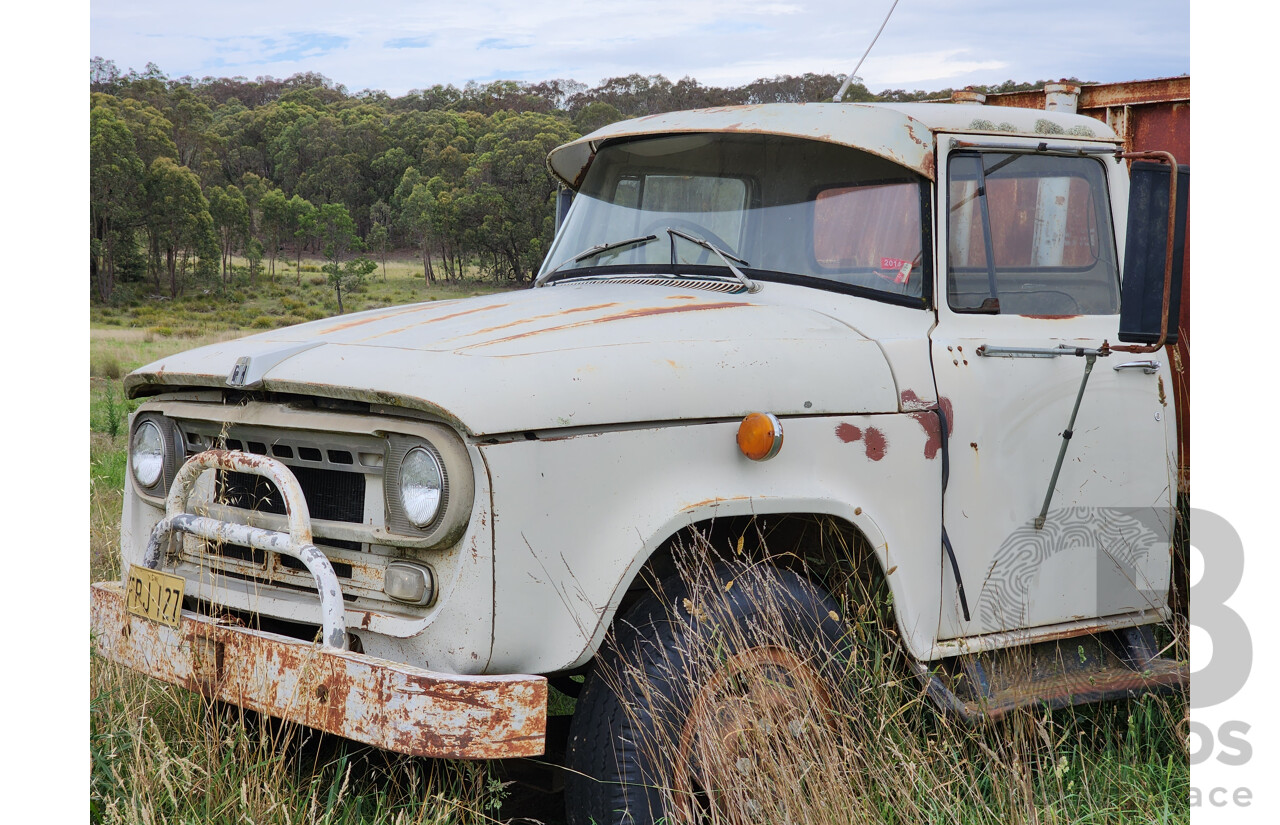 12/1970 International C1640 Tipper Truck 4x2 2d Single Cab Grey 282ci 6cyl Petrol