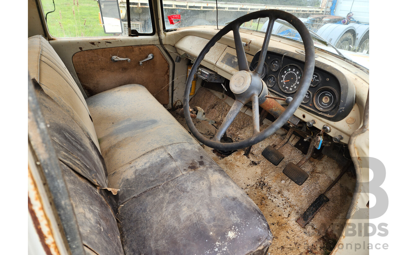 12/1970 International C1640 Tipper Truck 4x2 2d Single Cab Grey 282ci 6cyl Petrol