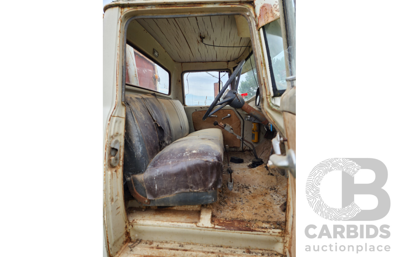 12/1970 International C1640 Tipper Truck 4x2 2d Single Cab Grey 282ci 6cyl Petrol
