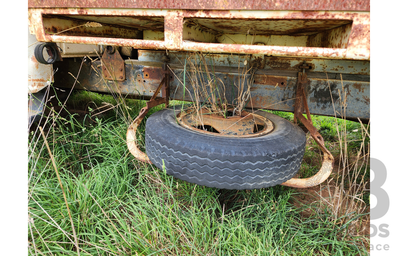 12/1970 International C1640 Tipper Truck 4x2 2d Single Cab Grey 282ci 6cyl Petrol