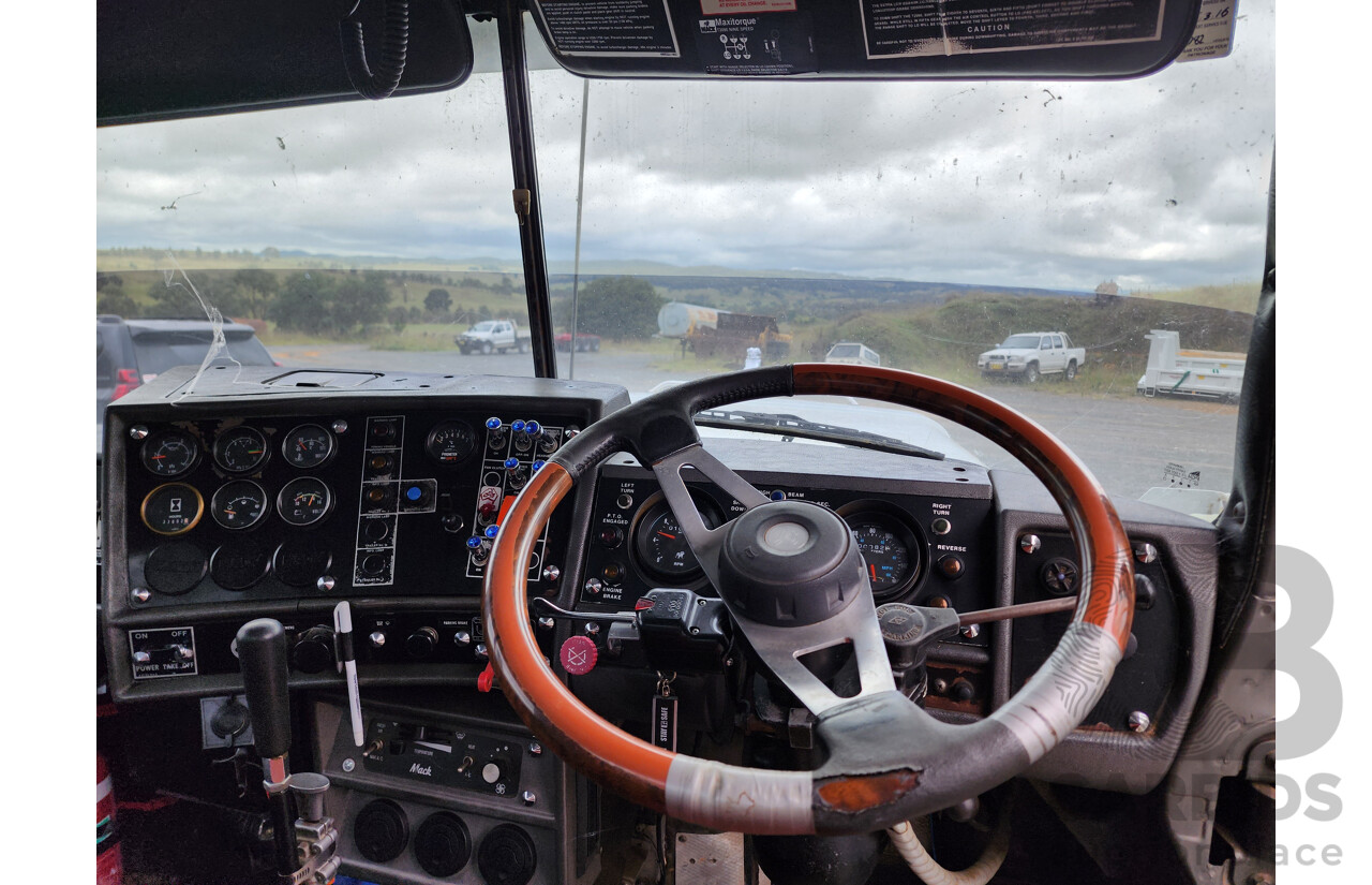 11/1990 Mack Econodyne Value Liner 6x4 2d Cab Chassis Turbo Diesel