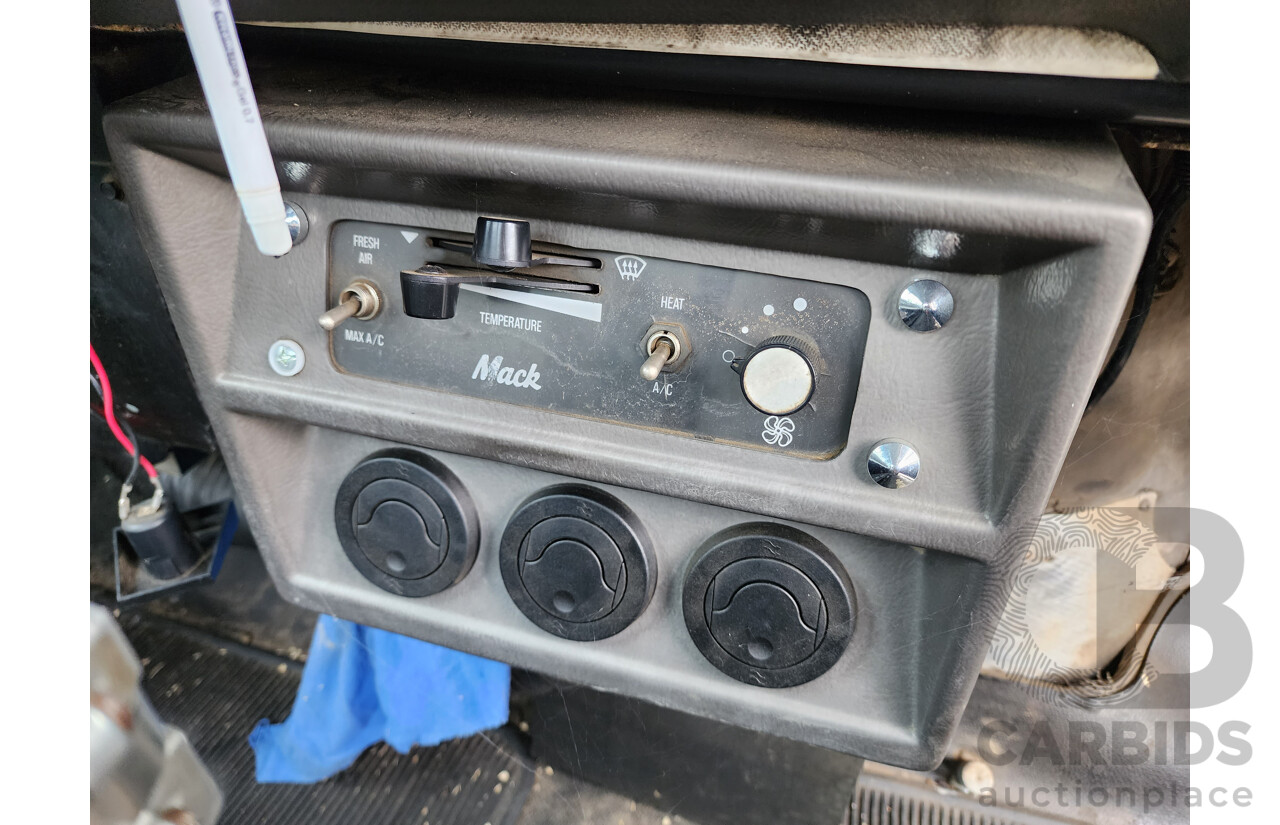 11/1990 Mack Econodyne Value Liner 6x4 2d Cab Chassis Turbo Diesel