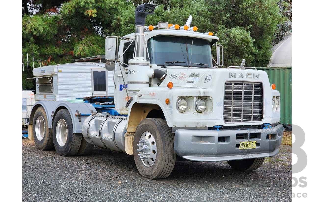 11/1990 Mack Econodyne Value Liner 6x4 2d Cab Chassis Turbo Diesel