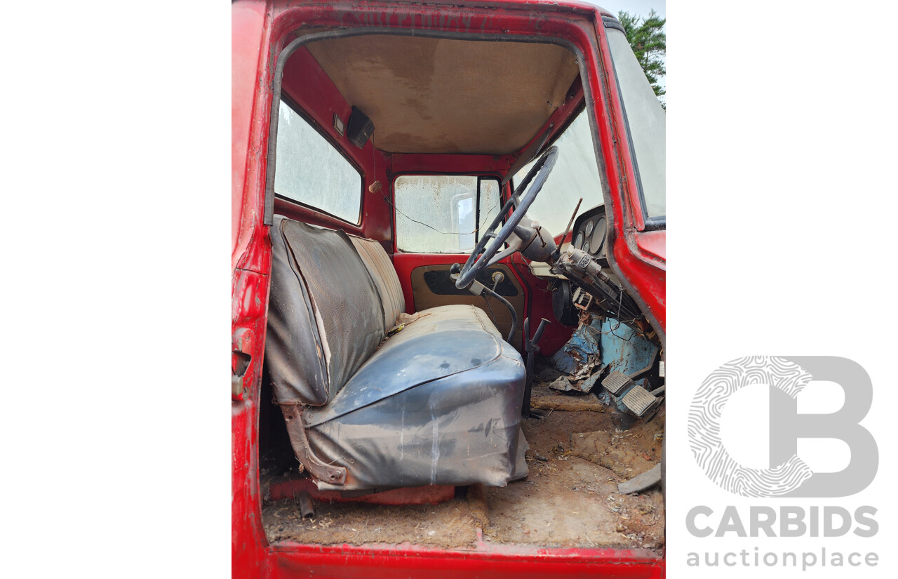 01/1968 International C1800 Series Prime Mover 4x2 2d Cab Chassis Red Inline Six