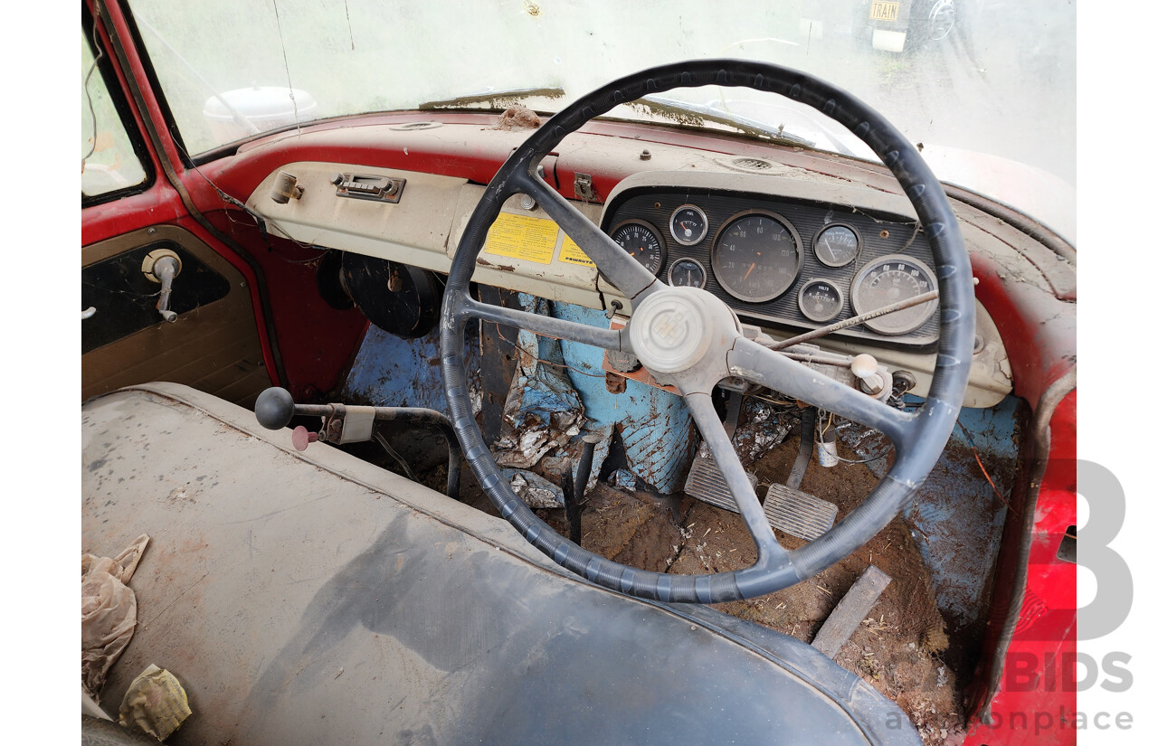 01/1968 International C1800 Series Prime Mover 4x2 2d Cab Chassis Red Inline Six