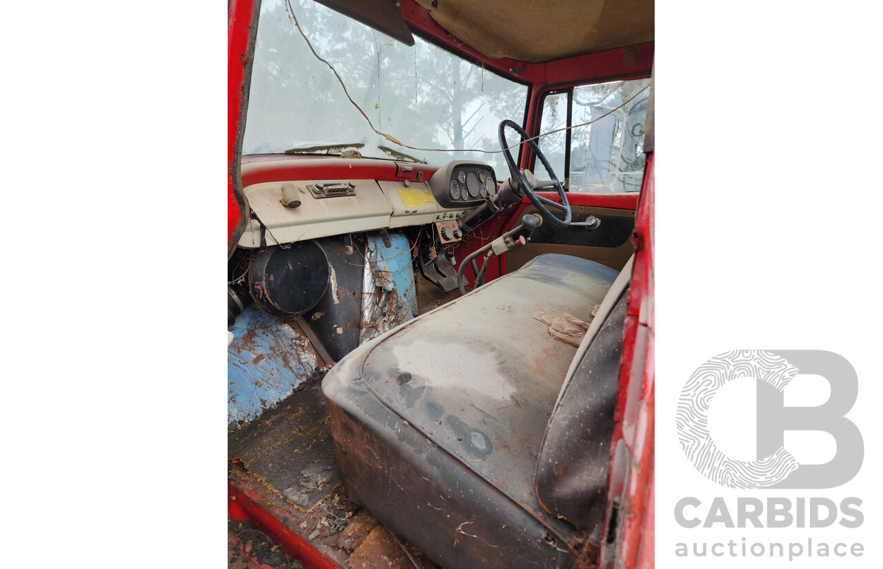 01/1968 International C1800 Series Prime Mover 4x2 2d Cab Chassis Red Inline Six