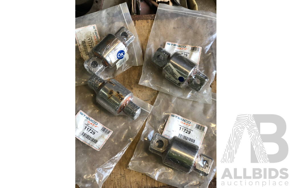 Four New Stemco Gaff 11729 Torque Rod Bushing